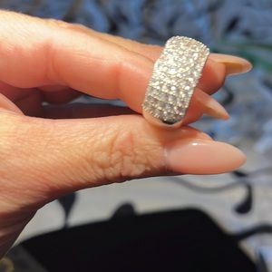 NEW  PRINCESS CUT STONES IN A CHANNEL SETTING 925 STERLING SILVER WITH DIAMONDS